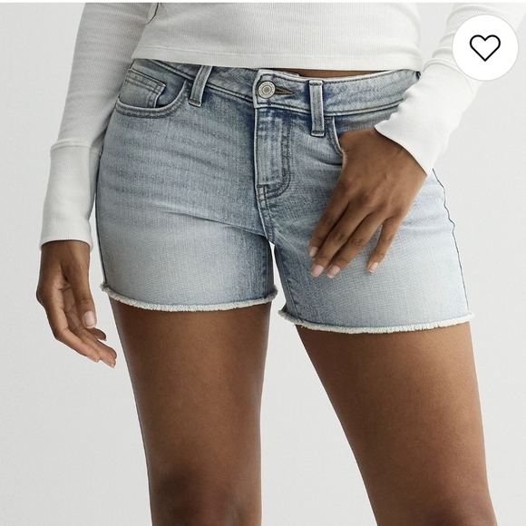 SO Pants - Juniors' SO Low Rise Curvy Midi Fray Hem Denim Jean Shorts size 7/28 Summer